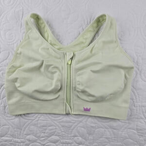 SheFit lounge 2Luxe Front Zip Sports Bra in Light Green